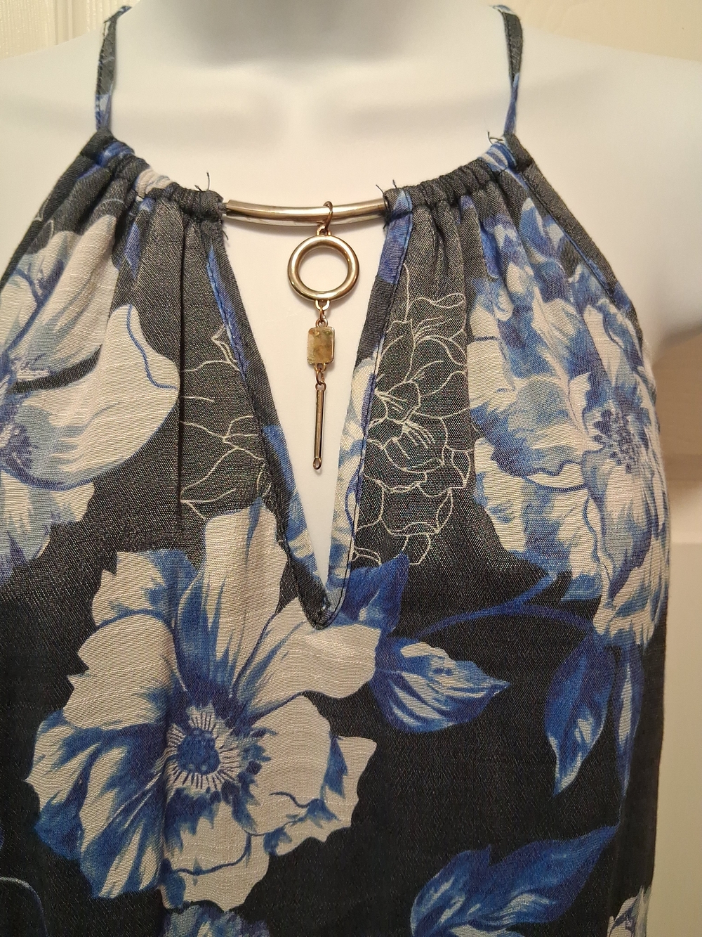 Mille Gabrielle Hi Low Maxie Dress & Attached Neck Pendant White on Blue S M LN